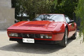 Foto 2 di 6: FERRARI 328(1985-1989) GTB