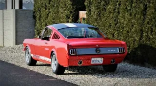 Foto 2 di 7: FORD Mustang Fastback   