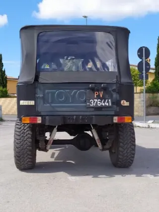 Foto 2 di 3: TOYOTA Land Cruiser BJ40 