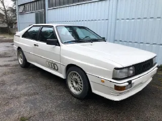 Foto 2 di 7: AUDI Quattro coupe   