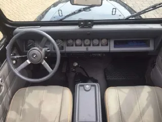 Foto 3 di 7: JEEP Wrangler 2.5i 