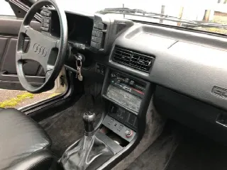 Foto 3 di 7: AUDI Quattro coupe   