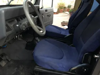 Foto 2 di 4: JEEP Wrangler laredo 