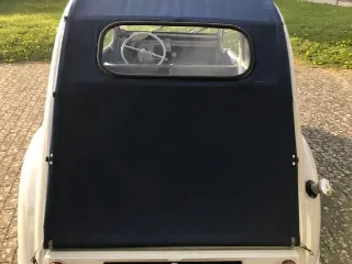 Foto 3 di 4: CITROEN 2 CV   