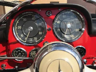 Foto 4 di 5: MERCEDES-BENZ 190 SL  