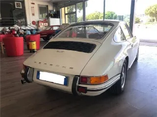 Foto 2 di 3: PORSCHE 911(1963-1973) 2.2 T   