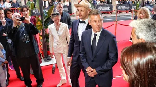 La Milano-Portofino 2026 fa tappa al Riviera International Film Festival.
