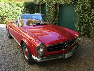 Foto 2 di 16: MERCEDES-BENZ SLPagoda(1963-1971) 250 modello california 