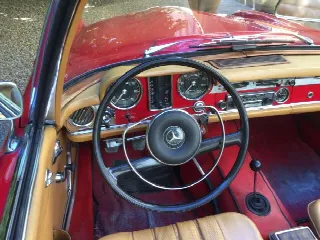 Foto 5 di 16: MERCEDES-BENZ SLPagoda(1963-1971) 250 modello california 