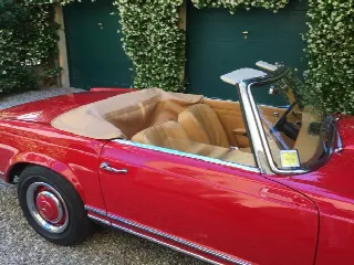 Foto 7 di 16: MERCEDES-BENZ SLPagoda(1963-1971) 250 modello california 