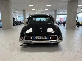 Foto 5 di 27: CITROEN DS 21 Prestige Chapron  
