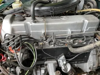 Foto 10 di 11: MERCEDES-BENZ E-Class(1976-1986) 250T 
