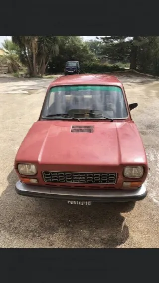 Foto 3 di 6: FIAT 127 SPECIAL  