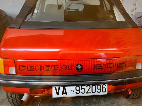 PEUGEOT 205 cabrio   