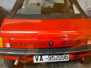 Foto 1 di 13: PEUGEOT 205 cabrio   