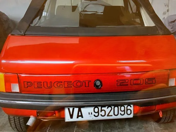 PEUGEOT 205 cabrio   