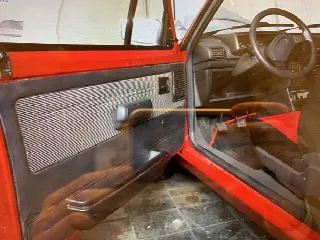 Foto 10 di 13: PEUGEOT 205 cabrio   