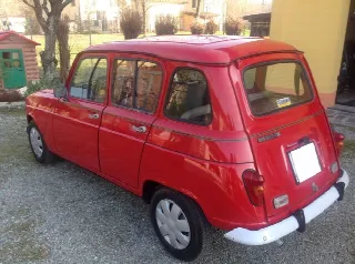 Foto 1 di 2: RENAULT 4 950 TL