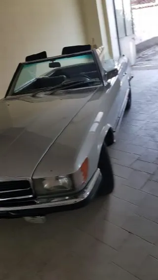 Foto 9 di 9: MERCEDES-BENZ SL Pagoda (1963-1971) sl 350 