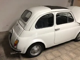 Foto 3 di 8: FIAT 500 