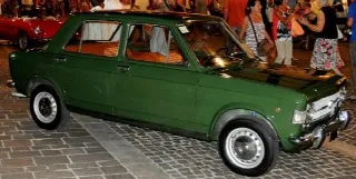 Foto 5 di 16: FIAT  128 Berlina 4p