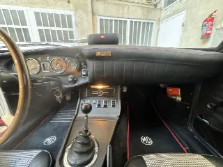 Foto 12 di 12: MG B GT   