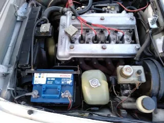 Foto 2 di 6: ALFA ROMEO Spider  