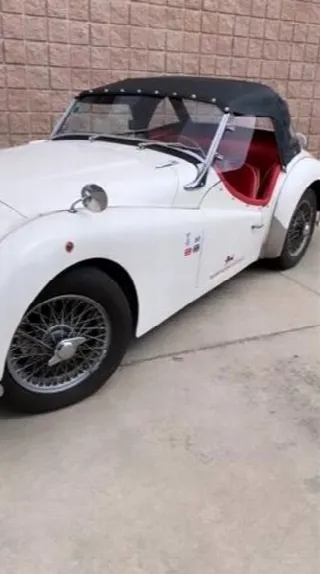 Foto 3 di 3: TRIUMPH TR3A roadster cabrio 