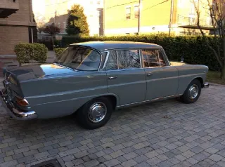 Foto 5 di 9: MERCEDES-BENZ 220(1951-1955) 200 benzina w110