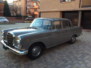 Foto 2 di 9: MERCEDES-BENZ 220(1951-1955) 200 benzina w110