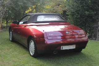 Foto 4 di 8: ALFA ROMEO Spider 916     