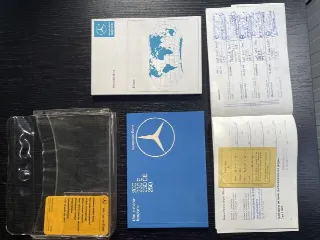 Foto 7 di 15: MERCEDES-BENZ 200 W123  