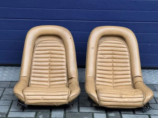 FERRARI 246 Dino (1969-1974) 2 SEDILI / SEATS