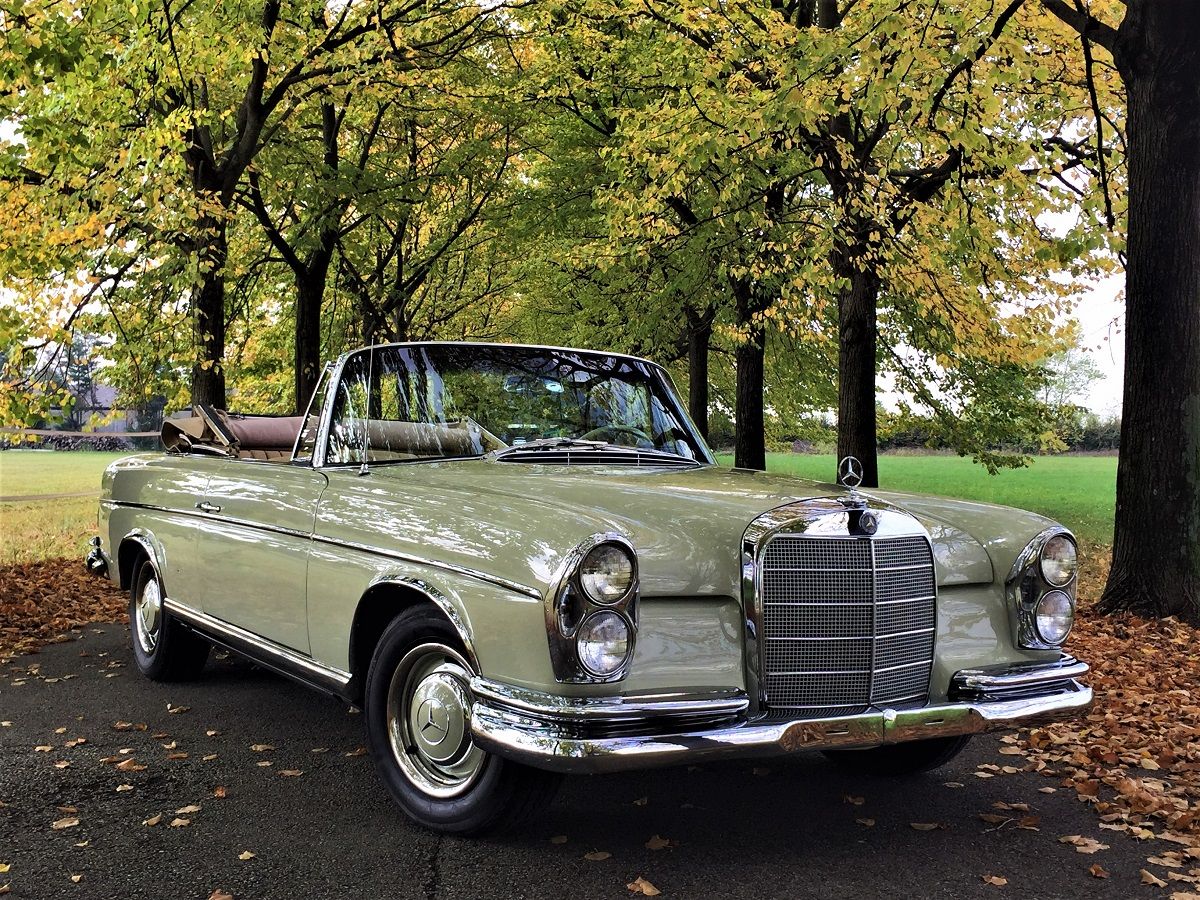 Mercedes Benz 300 SE Cabriolet, una delle più grandi automobili della storia Mercedes Benz, nobile, affidabile e confortevole 
