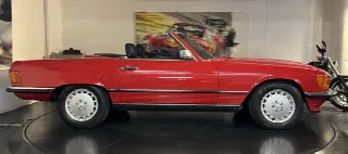 Foto 5 di 7: MERCEDES-BENZ SL(1971-1989) 300 SL Roadster 