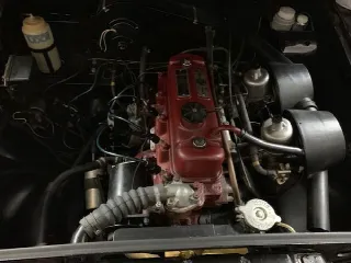 Foto 9 di 11: MG B 1800