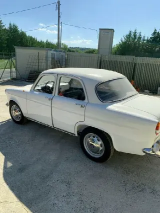Foto 2 di 4: ALFA ROMEO Giulietta TI 