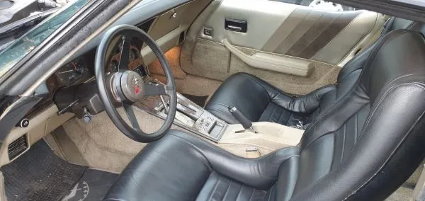 CHEVROLET Corvette C3 collector edition