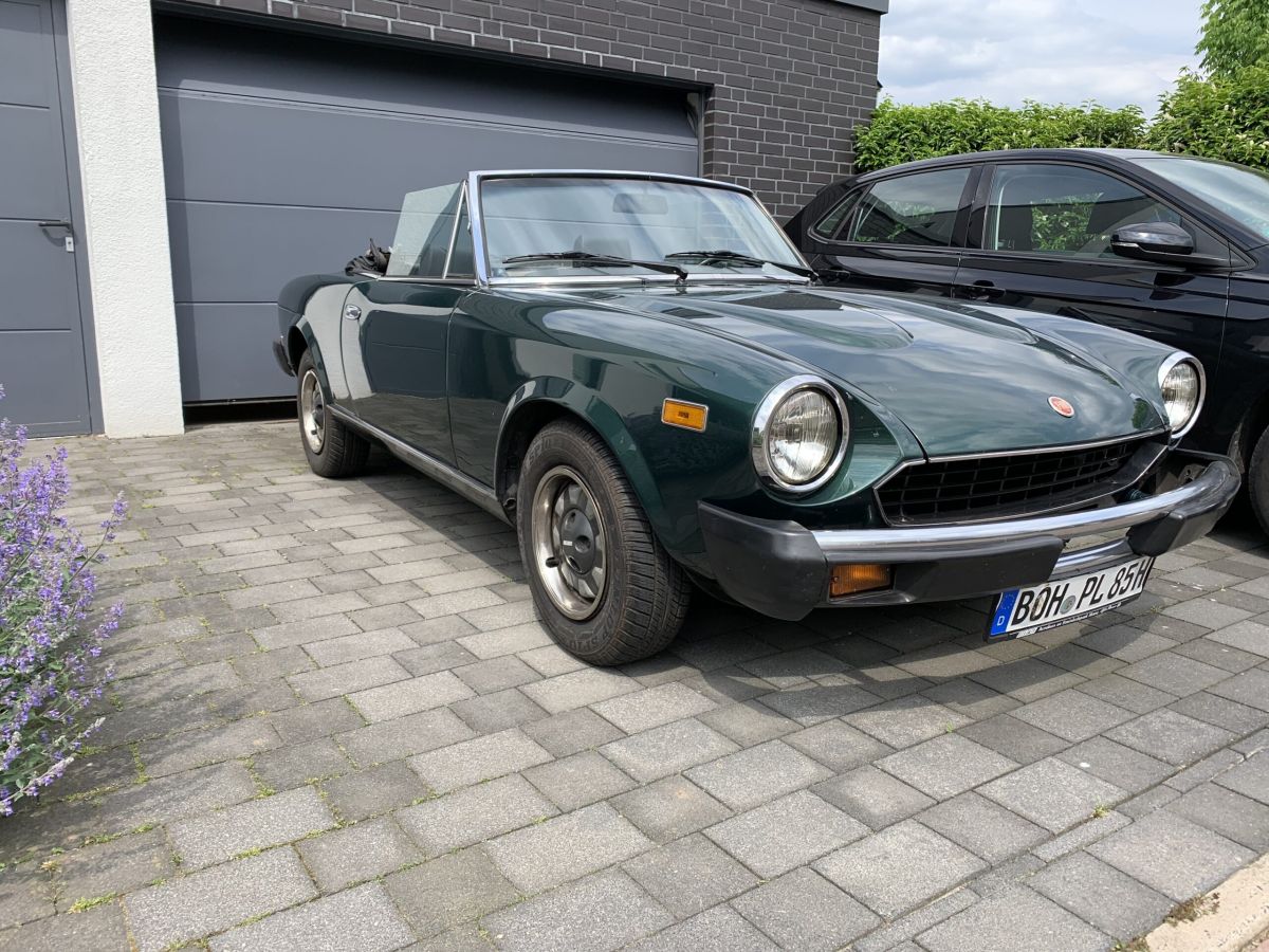 FIAT 124 Spider 