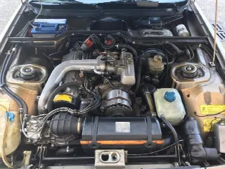 Foto 3 di 5: PORSCHE 924 turbo 