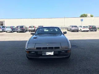 Foto 5 di 5: PORSCHE 924 turbo 