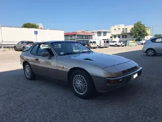 Foto 2 di 5: PORSCHE 924 turbo 