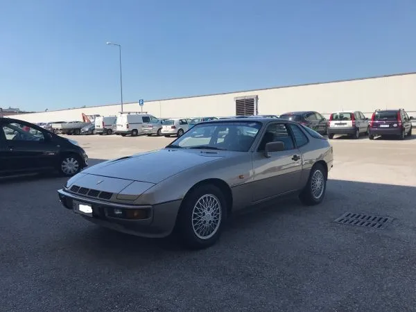 PORSCHE 924 turbo