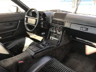 Foto 4 di 5: PORSCHE 924 turbo 