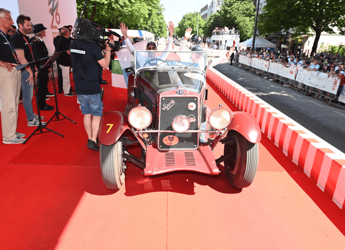 Juan e Margarita Tonconogy sono i vincitori della  1000 Miglia 2026 al volante della loro splendida Alfa Romeo 6C 1750 GS Spider Zagato del 1931