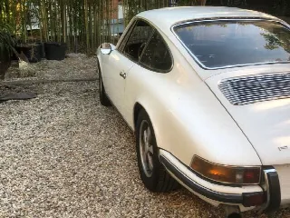 Foto 8 di 14: PORSCHE 911(1963-1973) 911e 