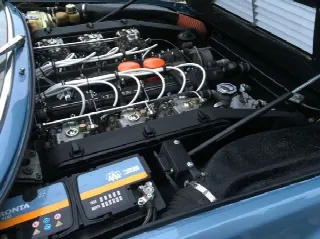 Foto 10 di 14: FERRARI 365 GT4 2+2 