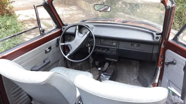 Volkswagen Maggiolino Karmann Ghia