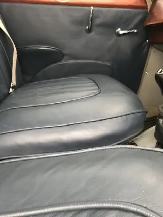 Foto 6 di 13: JAGUAR MKII 2,4  cambio manuale 6 cilindri 