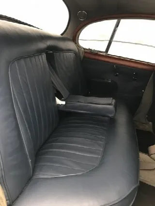 Foto 7 di 13: JAGUAR MKII 2,4  cambio manuale 6 cilindri 